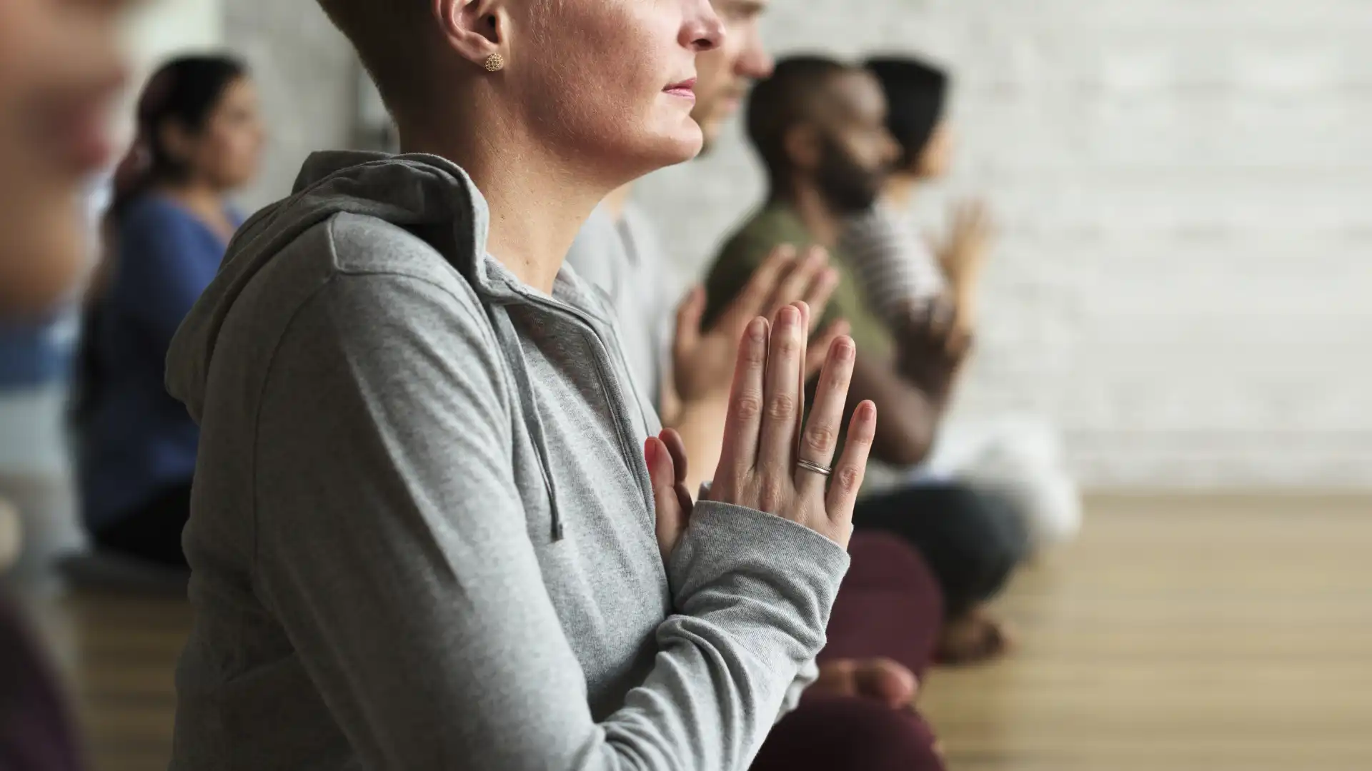 Wrist Pain in Yoga: Here's How to Alleviate It - YogaUOnline