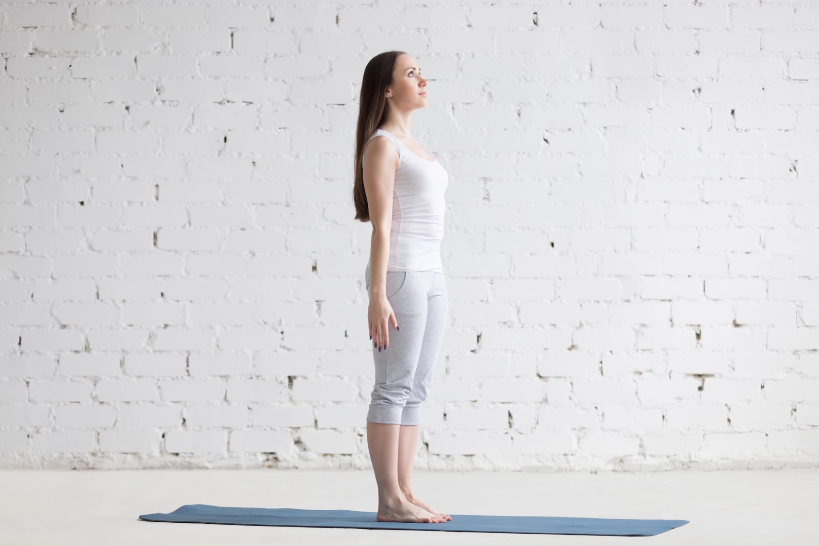 Yoga For Scoliosis: 5 Proven Restorative Postures To Mitigate Pain Due To  Spinal Curvature