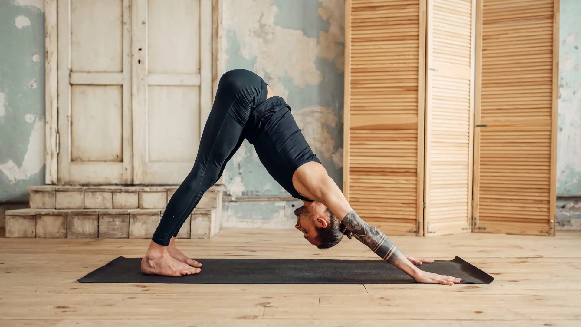 12 Advanced Yoga Poses That Are Fun to Look At (and Even More Fun to Do)