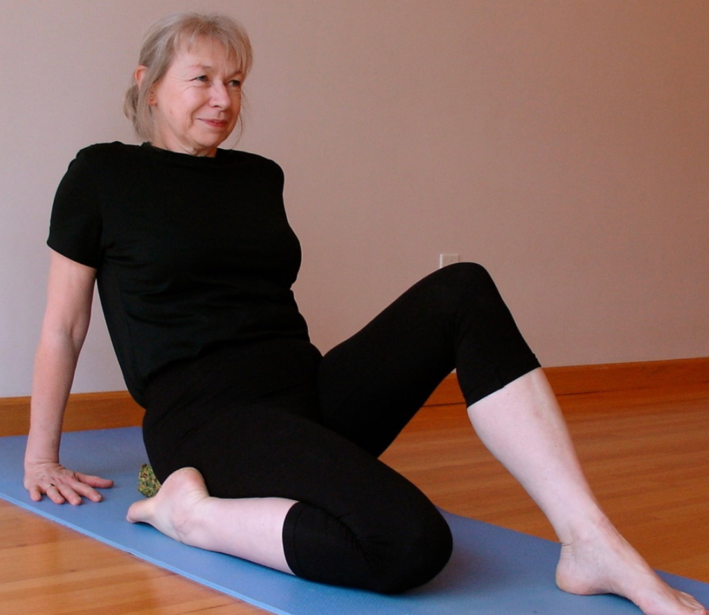 HalfHero Pose Television Yoga for Tight Quads